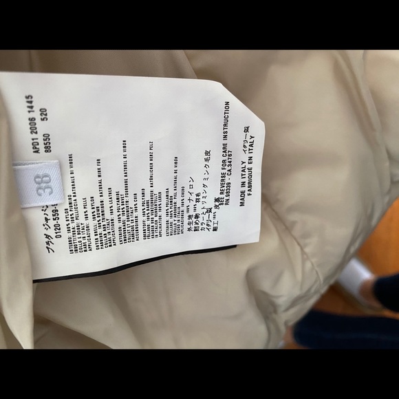 Prada down jacket with real fur size 38 - Picture 6 of 6